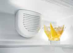 Dank der Umluftkühlung wird der gesamte Kühlschrankinnenraum stets gleichmäßig gekühlt und es bildet sich kein Kondenswasser an der Rückwand oder unterhalb der Glasablagen.