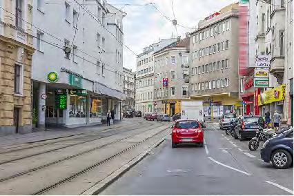 Ich wechsle auf die Hauptfahrbahn, bei der zweiten Kreuzung biege ich rechts ab Ich fahre geradeaus weiter bis zur zweiten Kreuzung und biege dort rechts ab Ich fahre auf der Hauptfahrbahn bis zur