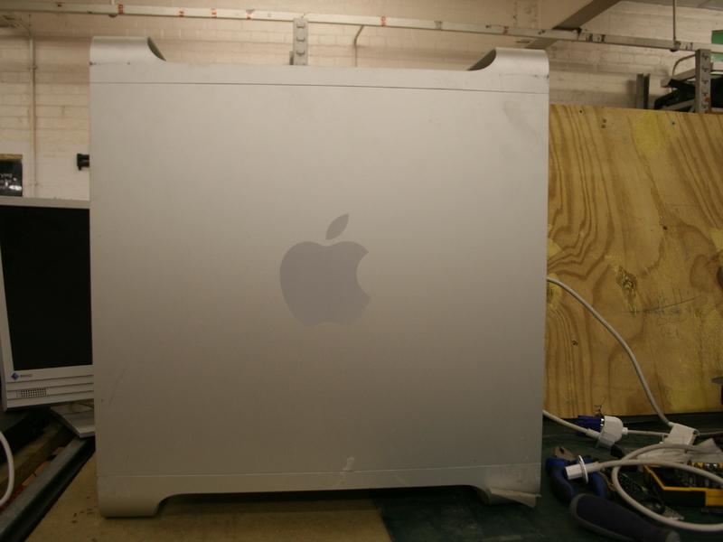 Auseinanderbauen Power Mac G5 Motherboard Schritt 1
