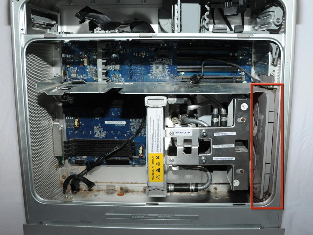 Power Mac G5 Power Supply Ersatz Schritt 9 Suchen Sie den unteren rechten Ventilator.