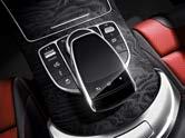 MercedesAMG. AMG Technik/AMG Performance Studio AMG DYNAMIC SELECT Schalter zur Auswahl der AMG spezifischen Fahrprogramme Comfort, Sport, Sport+ und Individual.