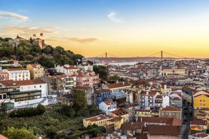 Sparen Sie Zeit und Geld und erleben Sie die Highlights von Lissabon Erhalten Sie Eintritt zu mehr als 20 Museen und Sehenswürdigkeiten von Lissabon Nutzen Sie das öffentliche Nahverkehrssystem