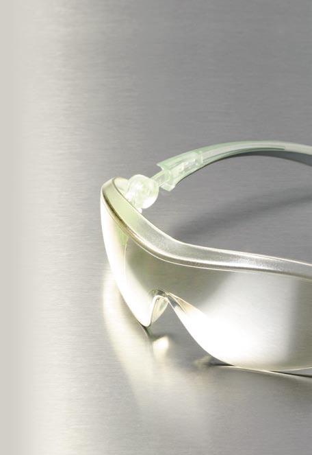 Eyecatcher Zuverlässiger Schutz, Komfort und Kompa ti bi lität in modernem Design bieten die neuen Schutzbrillen, die das bestehende Augen schutzprogramm von 3M erweitern.