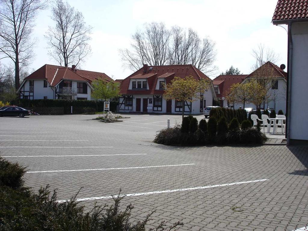 Lage Daten im Überblick Unser Resumé Die Lage Wohnpark Gustow im Süden der Insel Rügen Die wunderschöne Ostseeinsel Rügen ist eine der beliebtesten deutschen Urlaubsinseln.