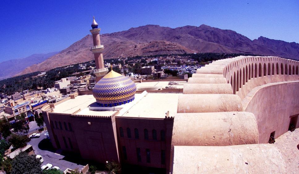 TAG 4, NIZWA BIDYAH Festung Nizwa Nizwa Souk Wahiba Sands Wüstensafari Grillabendessen Übernachtung im