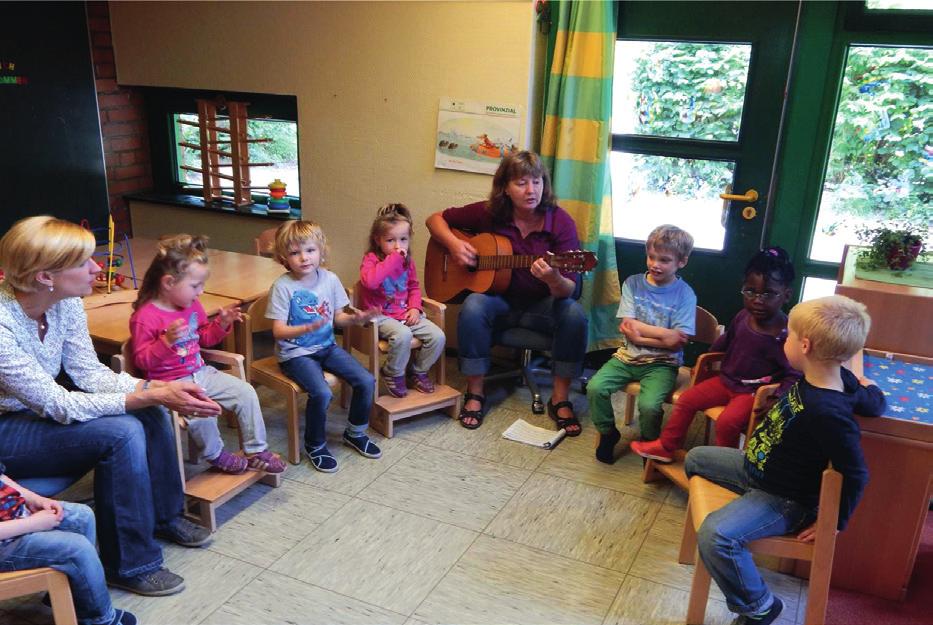 Willkommen im Familienzentrum Vielfalt Kinderlachen - Kompetenz - Ökumene Seit August 2014 bilden der des Caritasverbandes Rheine e.v. und die ev.