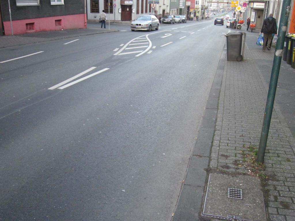 Verkehrsführung Tannenbergstraße 4 Linksabbiegespur Arrenberger Straße