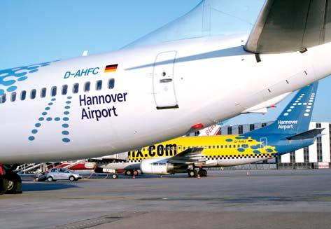 Anreise mit dem Flugzeug Das Linien-Direktflugangebot des Flughafens Hannover wird während der Messen durch nationale und internationale Sonderflüge ergänzt.