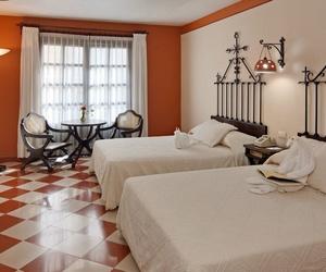 Mérida Hotel Casa del Balam (Komfort) Das landestypische Kolonialhotel ist das älteste der Stadt und zählt zu einem