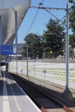 Architektur Abb. 8 (Bild links) Die Aufgänge zu den Gleisen wurden mit BetoShell-Elementen der Burbacher Hering Bau GmbH verkleidet Abb.