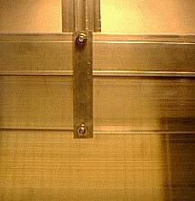 Bild 1 Bild Mutter der Sprosse lösen, Schraube M6 x 1 in den Fundamentrahmen einschieben und Montagelasche