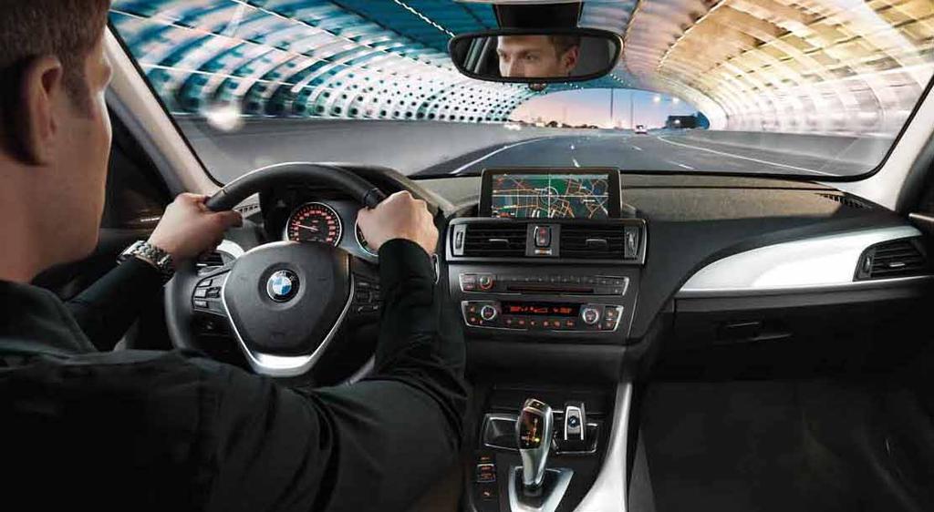 Fahrzeugabbildungen zeigen Sonderausstattungen. BUSINESS PERFORMANCE MIT DREI BUCHSTABEN BMW. Ein BMW ist maßgeschneidert für Ihre Business-Anforderungen.