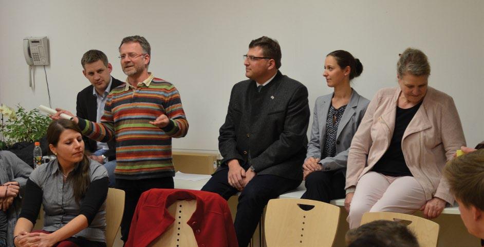 Einige der 40 Jugendlichen, die zu der von Landrat Stefan Löwl unterstützten Veranstaltung kamen, waren auch bei der ersten interkommunalen Jugendkonferenz im Herbst 2014 dabei gewesen.