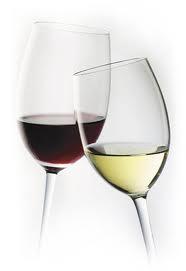 Wein und Weisheiten Das Leben ist viel zu kurz, um schlechten Wein zu trinken. (Ernest Hemingway, 1899-1961) Der Wein ist die edelste Verkörperung des Naturgeistes.