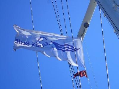 Auf Facebook gehen und folgendes eingeben: «Pegasus Blue Explore Sea & Sailing»