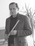 Kiew/Ukraine. Er studierte das Fach Querflöte am Staatlichen P. Tschaikowsky -Konservatorium in Kiew. Am Staatlichen Symphonieorchester der Ukraine war Herr Koval 10 Jahre lang 1. Solo-Flötist.