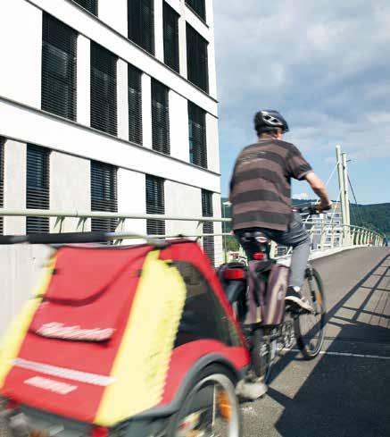 Zahlen & Fakten zu den Forderungen der Bevölkerung Radfahren liegt voll im Trend: 82 Prozent der Deutschen wollen mehr Rad- und Fußverkehr und mehr ÖPNV in Städten und Kommunen bei einer