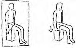 Übung 6 im Sitzen:, Arme neben dem Körper hängen lassen AF: Die Schultern nach oben ziehen, dabei gleichzeitig mit