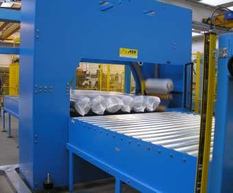 Stretch film packaging installations. Verpackungsanlage mit PLASTSTRECH 100 PLASTSTRECH 100 is an automatic wrapping machine for rolls or long items having a max. diameter of 400 mm.