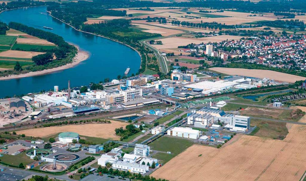 FOTO: MERCK KGAA DARMSTADT Luftaufnahme des Merck-Werks in Gernsheim. Zusammen mit dem Hauptsitz in Darmstadt gehört das Pharma- und Chemie-Unternehmen zu den größten Arbeitgebern in Südhessen.