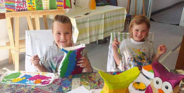 Zeffererhof Kinderatelier Jeden Mittwoch von 14:00 bis 16:00 Uhr erleben wir farbige und kreative Stunden im ARTelierzeffererHOF.