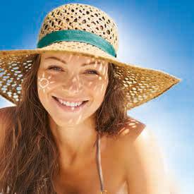 Mit feuchtigkeitsspendendem Hydro-Komplex Trockene Haut wird im Sommer durch UV-Strahlung, Wärme und Wind besonders beansprucht.