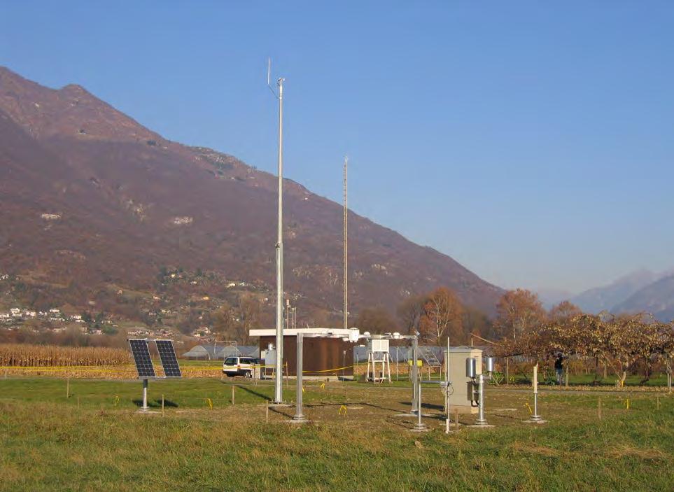 24 Technischer Bericht NABEL 213 11 MAGADINO-CADENAZZO (7155 / 1132) 23 m In der Magadinoebene, zwischen der Ortschaft Cadenazzo und dem Fluss Ticino steht die Messstation