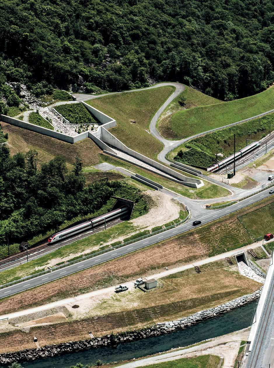 Gotthard-Basistunnels. Gleise vor Überschwemmungen.