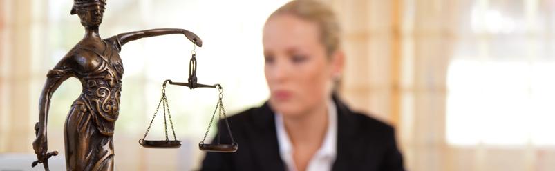Beratungshilfe und Prozesskostenhilfe Wann kann man sich einen Rechtsanwalt oder eine Rechtsanwältin nehmen?