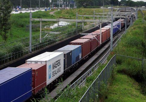 Betuwe-Route 160 km spezielle Güterverkehrsbahnlinie von Rotterdam zum deutschen Netz +/- 500 Züge
