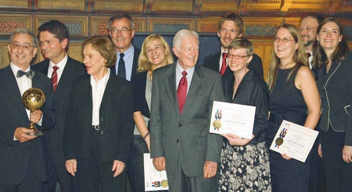 FORUM KOMPAKT 4/2007 PROFIL 11 Jimmy Carter zeichnet Lehrprojekt an der Universität Mannheim aus Professor Hofer und CampusAktiv engagieren sich für Grund- und Hauptschüler/ Mannheim bundesweit