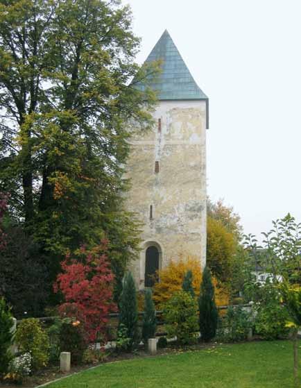 Der Alte Turm ein Wahrzeichen Mühlhausens Der Alte Turm ist ein Relikt der ehemaligen Pfarrkirche St. Vitus in Mühlhausen. Deren Anfänge reichen bis in die Zeit der Romanik im 12. Jahrhundert zurück.