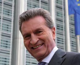 Keynote Günther H. Oettinger EU-Kommissar für die digitale Wirtschaft und Gesellschaft, Brüssel Günther H. Oettinger ist seit dem 1.