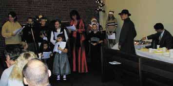 Seit 2003 finden die Adventssingen in der Aula der Grundschule Welheimer Mark statt. Den gem. Chor und den Frauenchor leitet Schw. Delia Friedrichs, das Ensemble Pr.