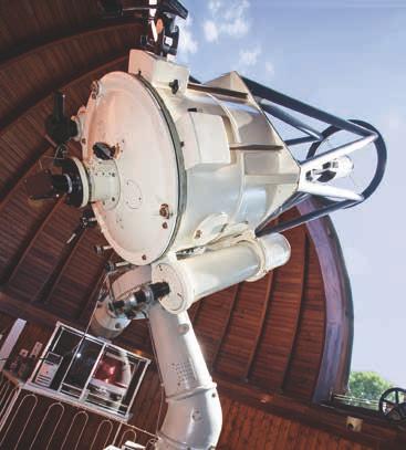 Die Angebote reichen von allgemeinen Führungen durch die Sternwarte und Beobachtungen an unseren Instrumenten bis hin zu Planetariumsprogrammen und Spezialführungen mit Vorträgen zu ausgewählten