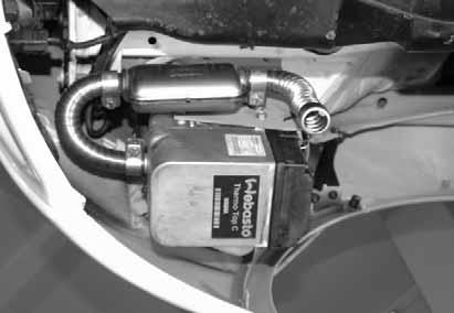 Thermo Top Z/C, E Abgasanlage ACHTUNG: Bei der Montage der Abgasanlage auf ausreichend Abstand zu Schläuchen und Leitungen achten!