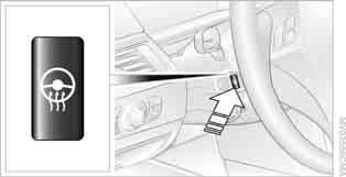 Elektrische Lenkradverriegelung* Das Lenkrad ver- oder entriegelt automatisch mit dem Herausnehmen oder Einstecken der Fernbedienung, siehe Seite 60.