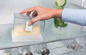 Kühl-Gefrier-Kombinationen Qualität bis ins Detail Die formschöne Butterdose lässt sich bequem mit einer Hand bedienen und leicht öffnen.