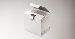 Palettiert in Tip Box aus PC Schiebedeckelverschluss, kreuzweise stapelbar, autoklavierbar (121 C / 20min).