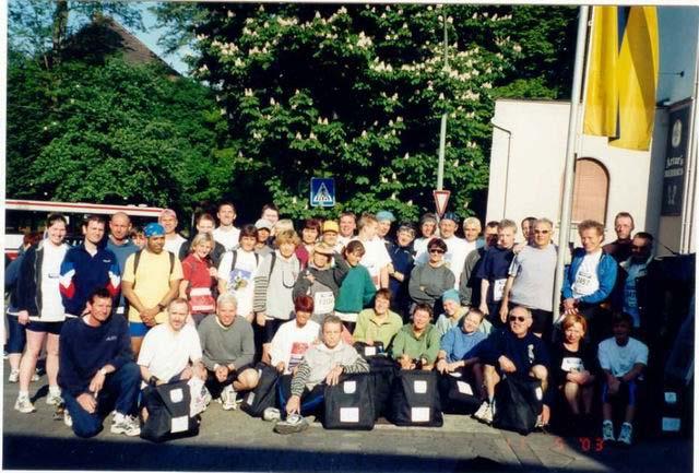 Am 11. Mai startet der 1. Karstadt-RuhrMarathon von Bochum nach Dortmund. Über unseren Lauf- und Walkingtreff haben sich 120 Teilnehmer angemeldet. 2004 Werner Pies gründet eine Fahrrad-Gruppe.