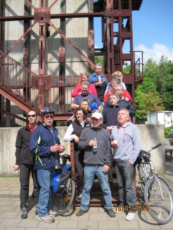 Fahrrad- und Wandergruppe Ins Rollen gekommen: Fahrradgruppe entstanden Bochum und das Revier "erfahren" Im Frühjahr 2004 hat es begonnen: unser Vereinsmitglied Werner Pies bot eine zusätzliche