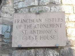 Inmitten der Stadtmauern Assisis dem Geburtsort von San Francesco und Santa Chiara liegt das Kloster