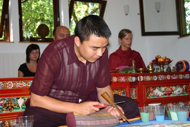 und vor allem vom Ehrwürdigen Tenga Rinpoche mehrmals bestätigt wurde. Ich bekam vom XVI.