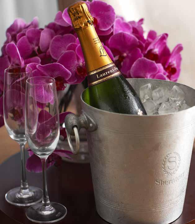 Wir begrüßen Sie ab 12:00 Uhr in unserer Bar am Park zu einem Begrüßungscocktail bevor sich die Türen zu unserem beliebten Champagner-Brunch-Buffet öffnen.