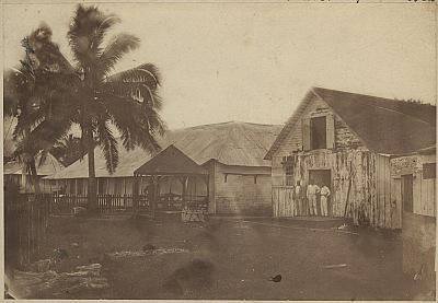 Warenhäuser der Faktorei Godeffroy, Apia, Samoa, Jan Kubary, 1869.