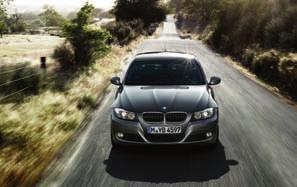 Denn mit dem vielfach ausgezeichneten Technologiepaket BMW Effi cientdynamics für weniger Verbrauch und mehr Fahrfreude ist er besonders günstig im Unterhalt.