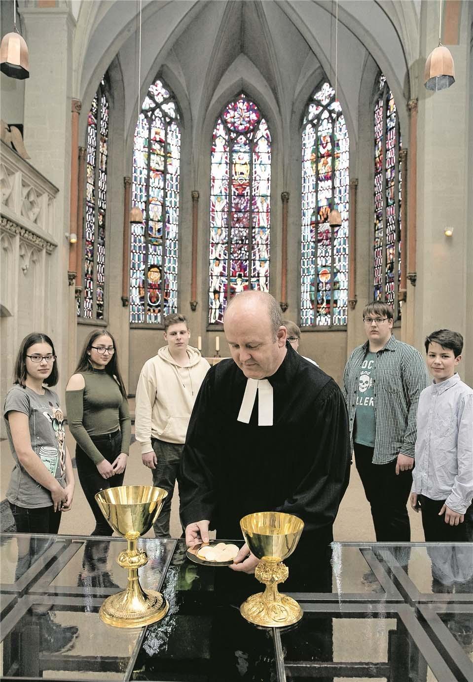 Kirchen und Gemeinden unserer Stadt wieder die Feste der Konfirmation und der Erstkommunion gefeiert. Braunschweig.
