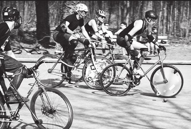 ENTWICKLUNG DER SPORTART 1999 Das heutige Hardcourt-Bikepolo wird in Seattle von Jay Grisham (früher