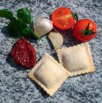 vegan Teigwaren gefüllt mit getrockneten Tomaten und Tofu Snack und