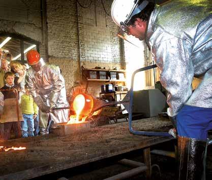 Auf dem»grünen Weg«und in der Öko-Werkstatt lernen Besucher die Natur der Industriebrache kennen.